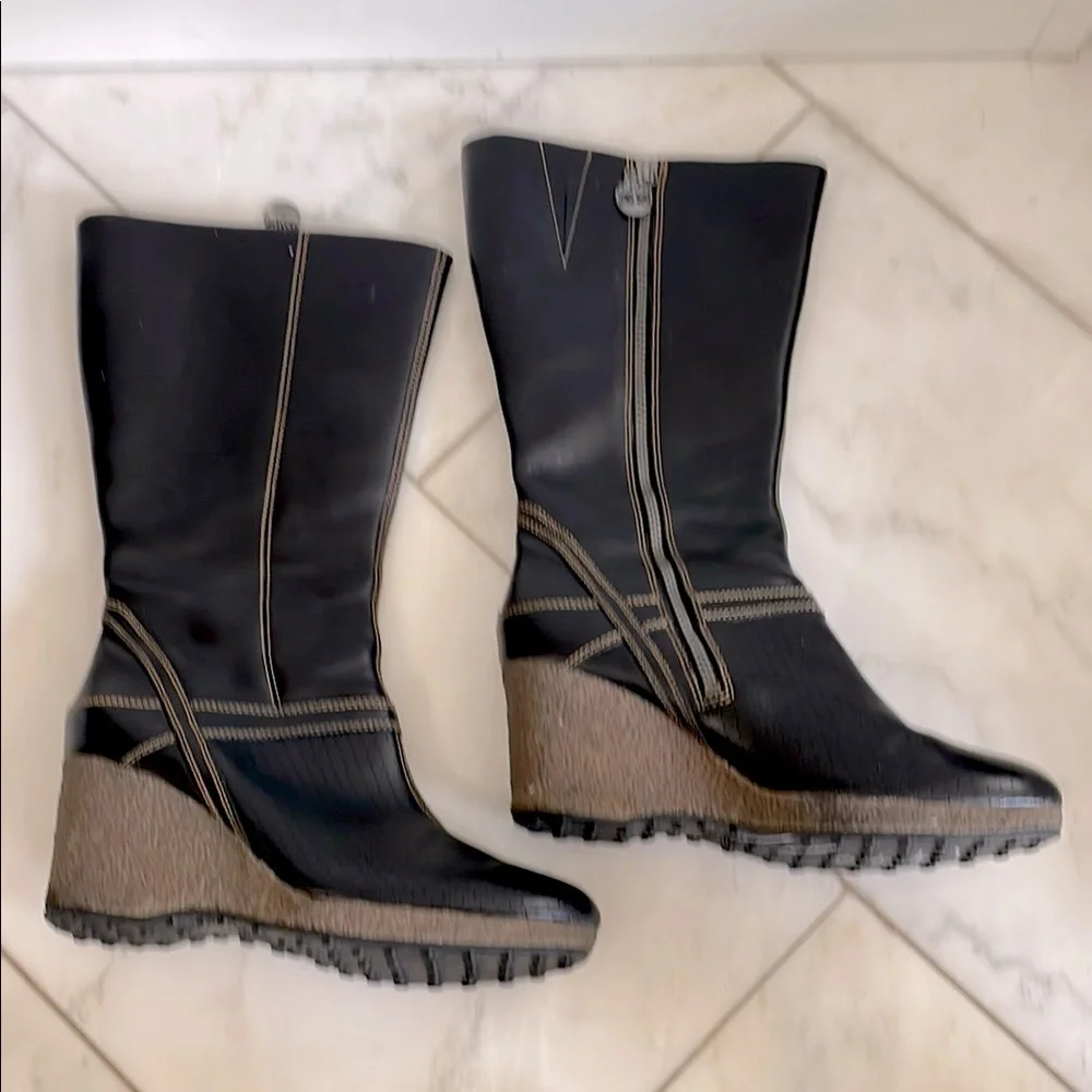Timberland, women’s 9, black leather contrast stitch wedge zipper knee boot NWOT - Picture 1 of 13